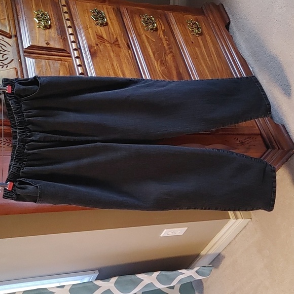 2/$30 Women's Black Chic Pull on Jeans Size 24W - Picture 1 of 6